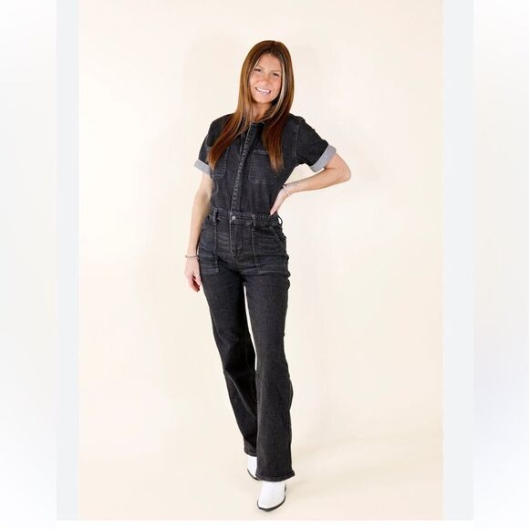 JUDY BLUE | NEW TO THE CITY SHORT SLEEVE DENIM JUMPSUIT IN BLACK - Picture 1 of 13